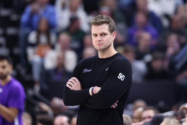 曾凡博17分首钢力克青岛 邹阳16+10福建胜江苏