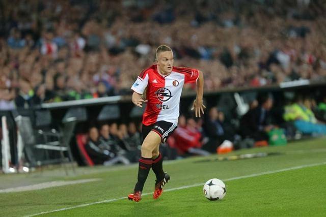 高诗岩17+9山东险胜新疆 齐麟17分李炎哲15分